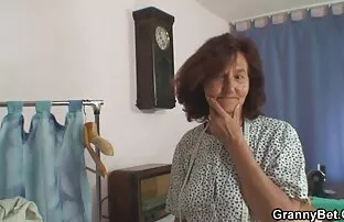 अकेला, एक सींग है हिंदी फिल्म सेक्सी हिंदी