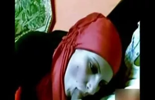 बिग लाल हिजाब के साथ अरब सेक्सी फिल्म सेक्स करने वाली