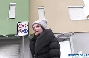 वीडियो कैमरे के लिए एक अतिरिक्त के रूप में ग्लास फिल्माया. सेक्सी पिक्चर दिखाइए