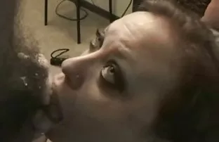 उसके घुटनों पर वसा फूहड़ बड़ा निगल सेक्सी मूवी वीडियो फिल्म