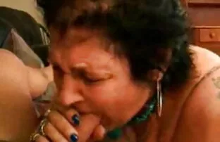 दादी एक झटका नौकरी बनाता है, बीएफ सेक्सी मूवी