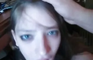 सुनहरे बालों वाली फिर से निगल