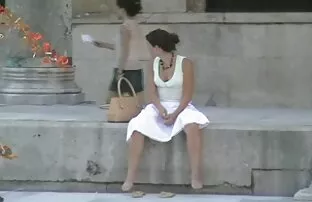 पवन उड़ा बैठे स्कर्ट टी शर्ट फिल्म चाहिए सेक्सी