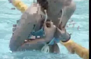 वाटर स्कीइंग सेक्सी मूवी देखने के लिए