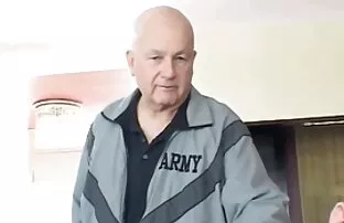 पत्नी कमबख्त आदमी की तरह! सेक्सी फिल्म देना वीडियो में