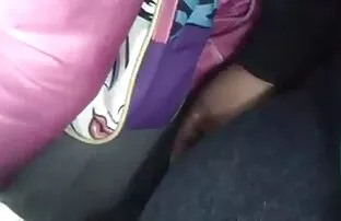 सार्वजनिक परिवहन प्रेस सेक्सी फिल्म वीडियो में