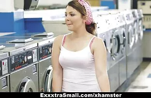 नीचे पहनने के कपड़ा में स्कूली छात्रा हिंदी में फुल सेक्स मूवी