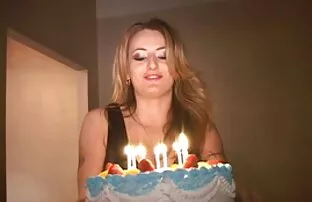 जन्मदिन मुबारक हो, भाड़ में जाओ । हिंदी मूवी सेक्सी