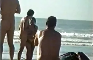 वह समुद्र तट पर बहुत अच्छा है, हिंदी सेक्सी मूवी वीडियो में