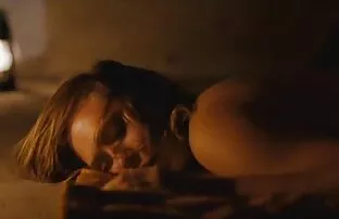 एलिजाबेथ ऑलसेन-खरोंच से इसे करते हैं । ब्लू फिल्म फुल सेक्सी वीडियो