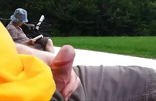 - पार्क में टीज़र सेक्सी फिल्म वीडियो में देखने के लिए