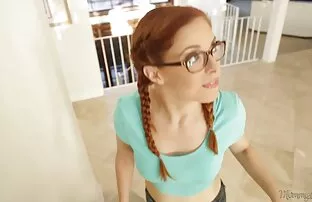 केन्द्र जेम्स, उसकी माँ चिंतित है अंग्रेजी फिल्म सेक्सी वाली