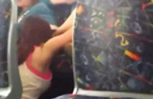 मेलबोर्न में बस में गर्म बिल्ली खा काजल की सेक्सी फिल्म