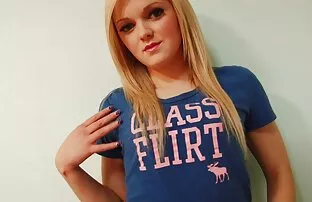 छोटे पैदा हुआ था और बिस्तर में झूठ बोल रही है हिंदी फिल्म मूवी सेक्सी