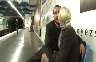 मेट्रो कार्यकर्ता एलिसिया डे विलियम. फिल्म सेक्सी दिखाएं