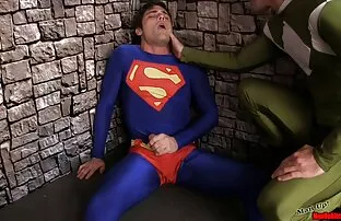 सुपरमैन 2 समलैंगिक महिलाओं का दबदबा लाइक्रा स्पैन्डेक्स पर डालता है सेक्सी फिल्म भेजो वीडियो
