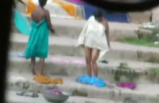 नदी 3 में भारतीय स्नान इंग्लिश पिक्चर दिखाइए सेक्सी