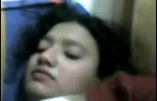 उसके पति द्वारा चूसा पाने के लिए प्यार हिन्दी मे सेक्सी फिल्म