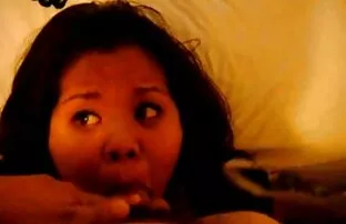 और उसके चेहरे पर सेक्सी मूवी फिल्म हिंदी में