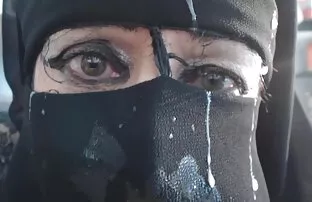 उसका चेहरा? सेक्स फिल्म वीडियो