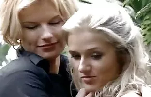 भाग्यशाली है जो एक लड़की के लिए सनी लियोन की सेक्सी पिक्चर दिखाओ