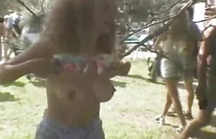 एक न्यडिस्ट रैली 10 पर मज़ा सेक्सी फिल्म हिन्दी