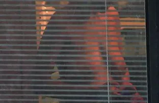 चोर, तुम आज रात गर्म हो । सेक्सी फिल्म लोड कर दो