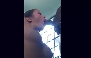 घुटने बिग ब्राउन हिलती भोजपुरी फिल्म सेक्सी