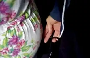 मैं बस में अपने गधे को छूने जब वह इसे पसंद करती है. सेक्सी फिल्म वीडियो हिंदी में