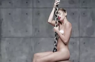 मिली साइरस नग्न-गेंद को खराब कर (धीमा) 1 हिंदी फिल्म सेक्सी वीडियो