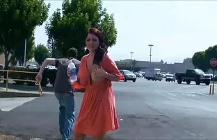 गलत. सेक्सी पिक्चर बताइए इंग्लिश