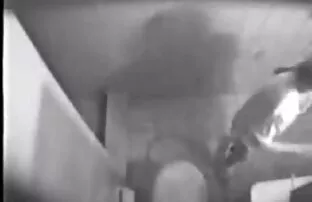 स्नानघर, मूठ मारना, सुनहरे बाल वाली सेक्सी मूवी भोजपुरी मूवी