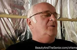 किशोर टीना एक बूढ़े आदमी कमबख्त फुल एचडी सेक्सी फिल्म फुल एचडी