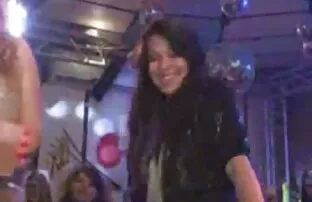 एक बड़ी पार्टी, फिल्म हिंदी में सेक्सी