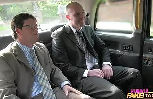 महिला नकली टैक्सी विक्रेता एक अविस्मरणीय यात्रा करनी होगी हिंदी में सेक्सी फिल्म वीडियो