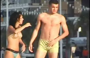 समुद्र तट पर, नहीं सेक्सी फिल्म भोजपुरी में