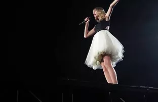 टेलर स्विफ्ट डेट्रायट में प्रदर्शन पंजाबी सेक्सी मूवी वीडियो