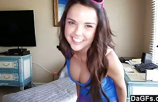 युवा लड़की उसे एक महान उपहार भेजता फुल सेक्सी इंग्लिश मूवी