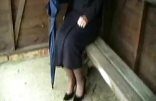 बस स्टॉप पर ब्रिटेन सारा सेक्सी वीडियो मूवी पिक्चर