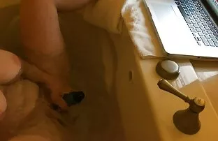 प्यारी औरत वेब चैट जून 5, 2014 बी-होटल, स्पा सेक्सी मूवी एक्स एक्स एक्स सेक्सी मूवी