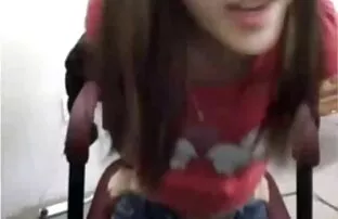 बॉस दूर है, जबकि काम पर एशियाई बेब कैम! एचडी में सेक्सी फिल्म दिखाएं