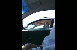 कुछ महिलाओं को एक नज़र है-कार फ्लैश