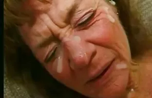 दादी झुर्रियों की तरह 4 लिंग और सह के बहुत सारे। ब्लू फिल्म हिंदी में सेक्सी