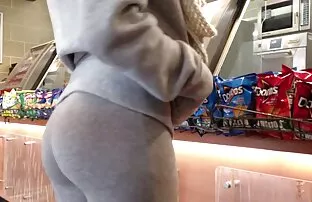 रक्त, तुम्हें नहीं लगता सेक्सी फिल्म देखने वाली