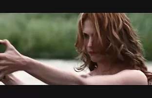 जनवरी जोन्स ताजा पानी में एक टॉपलेस दृश्य के साथ फैलता है (उच्च गुणवत्ता) ब्लू ब्लू सेक्सी पिक्चर