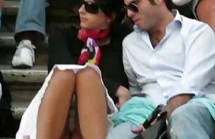 प्रेमी के साथ सीढ़ियों पर लड़की दृश्यरतिक 5 (लड़की) हिंदी सेक्सी फिल्म हिंदी