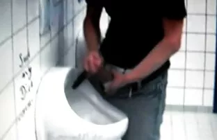 एक सार्वजनिक शौचालय में अज़रबैजान हस्तमैथुन हिंदी पिक्चर सेक्सी मूवी