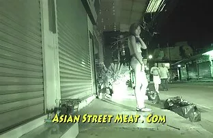 सुंदर मनीला सड़क पर चीजों की बिक्री