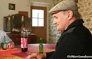 मेज पर डबल बकवास सेक्सी वाली फिल्में वीडियो