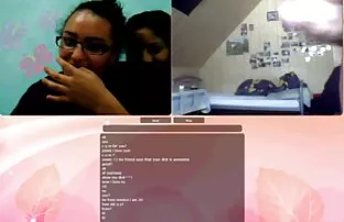 2 लड़कियों चैट के लिए हस्तमैथुन